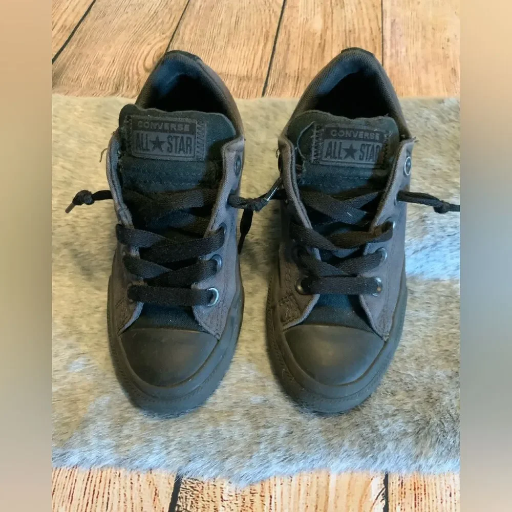 Converse Kid’s Black Sneakers Classic Canvas Low-Top Size 13
